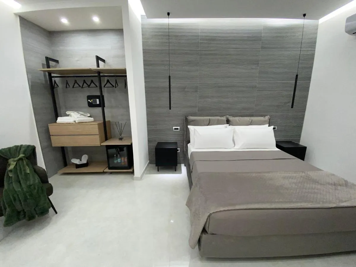 Calasanzio26 Luxury Rooms Naples 0*,